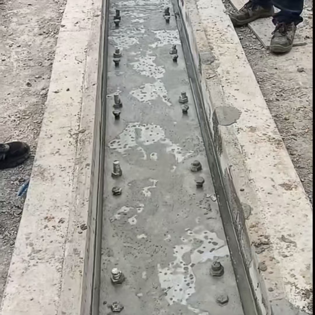 华莹港口码头起重机龙门吊重型机械设备稳固用早强快凝轨道胶泥